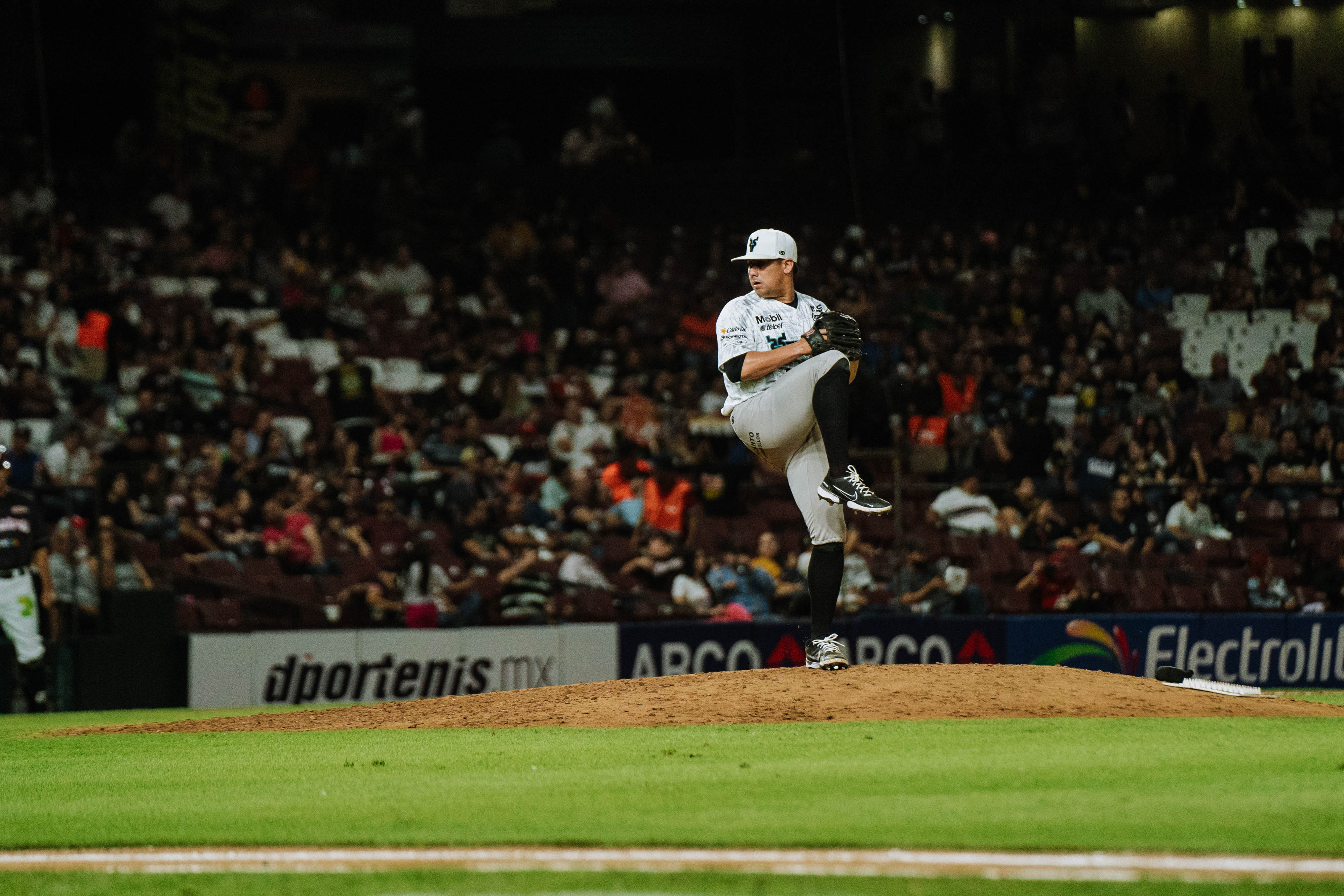 ¡Clásico Sinaloense de volteretas y cuadrangulares! ¿Lo ganó Tomateros o Venados?
