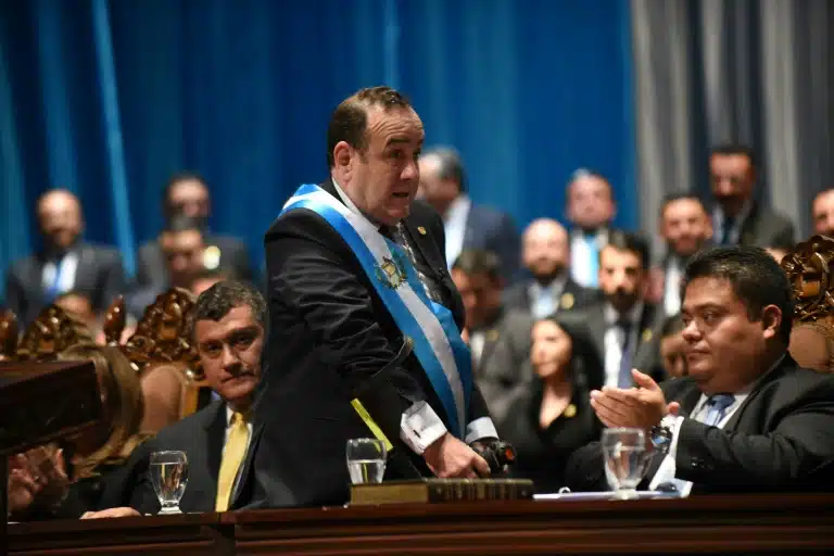 Declaran persona non grata al presidente de Guatemala, Alejandro Giammattei