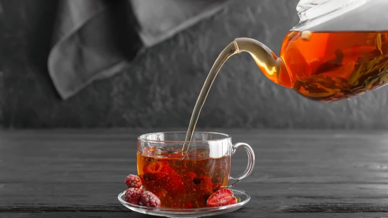 Delicioso té de hojas de frambuesa