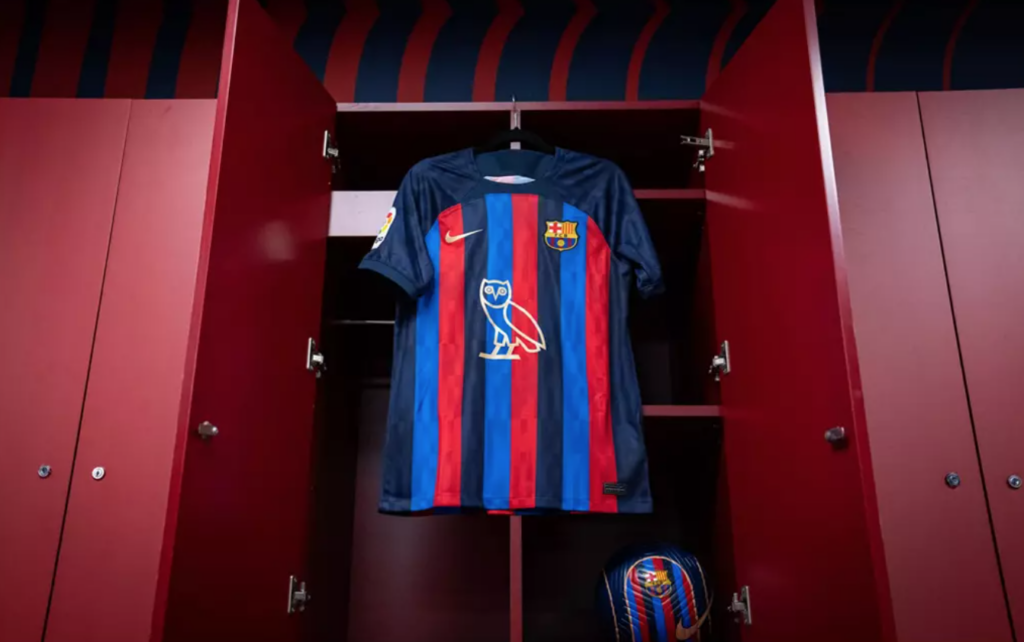 Camiseta del barca con Drake