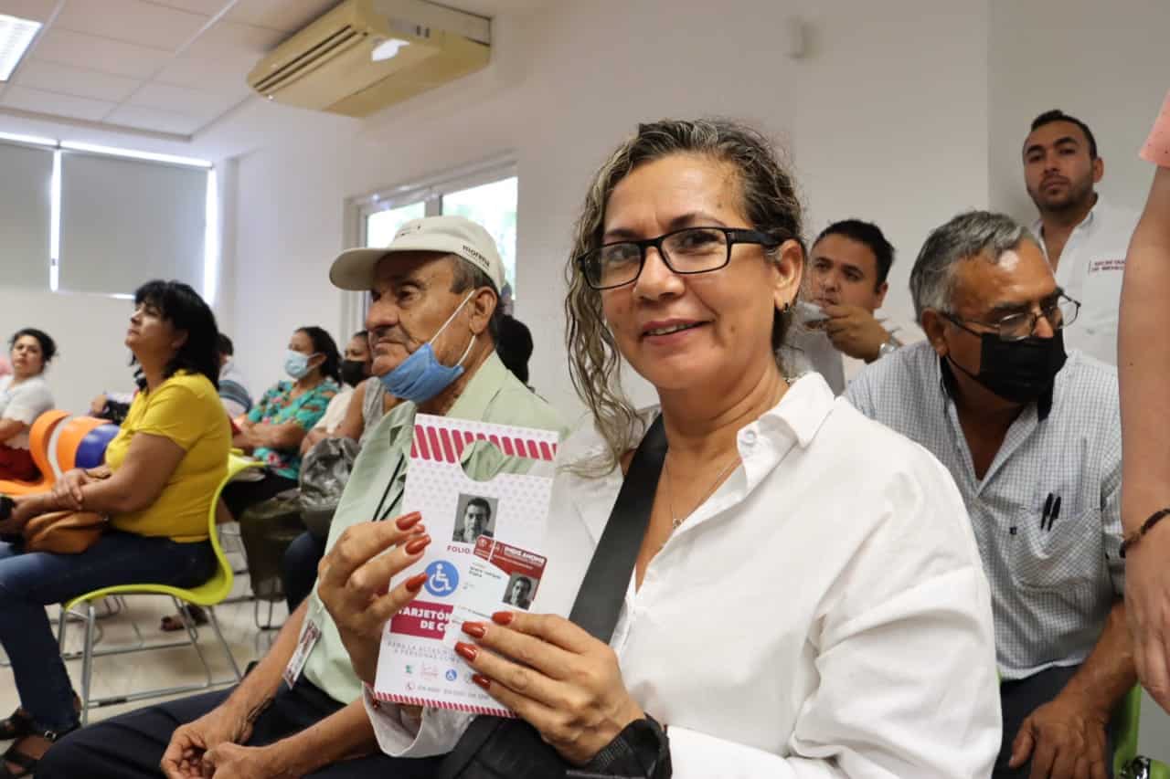 Entrega IMDIS y Fundación Joni and Friends más de 130 aparatos ortopédicos en Ahome