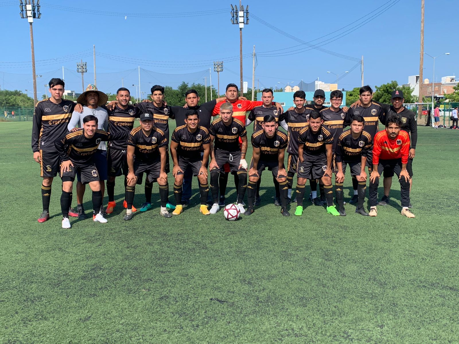 equipo Mariscos El Toro - Gabriel Leyva CP