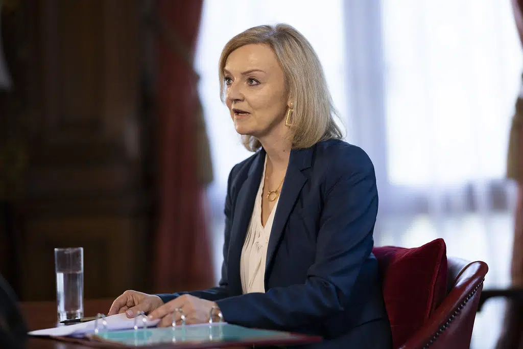 Liz Truss advierte a Putin