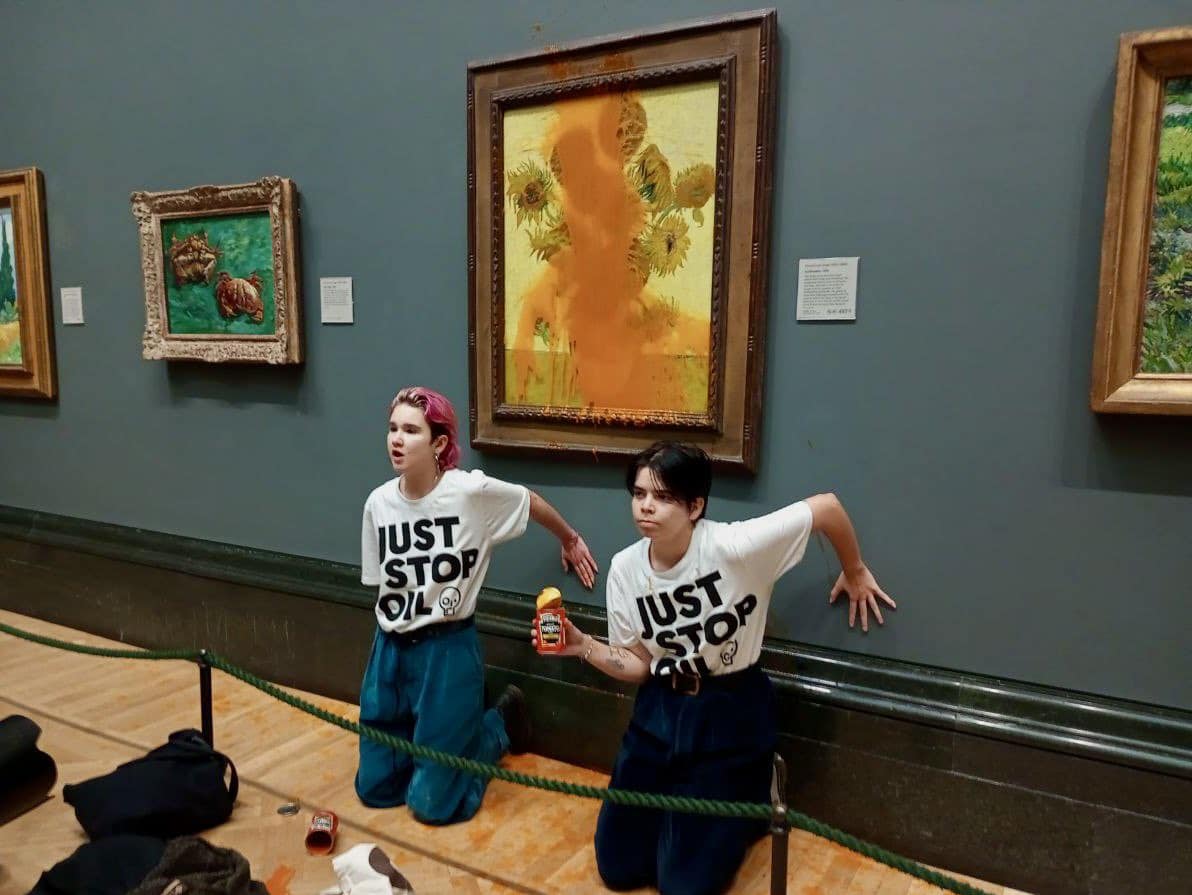Manifestantes lanzan sopa de tomate a pintura de Van Gogh