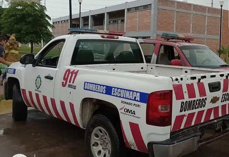 Menor de edad recibe descarga eléctrica tras caída de cable de alta tensión en Escuinapa