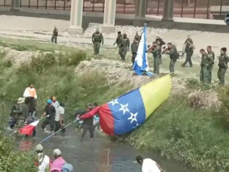 Venezolanos frontera México con EU