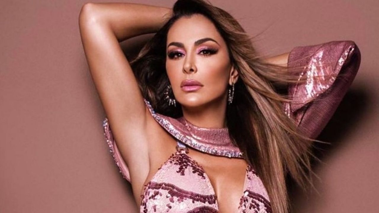 Ninel Conde deja plantados a sus fans de Lynwood, California