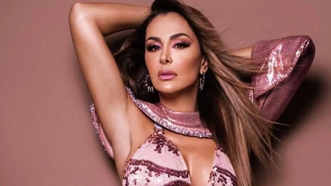 Ninel Conde deja plantados a sus fans de Lynwood, California