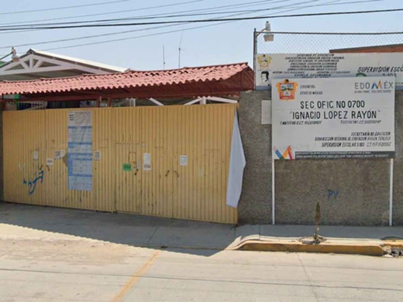 Niño apuñala a maestra Edomex