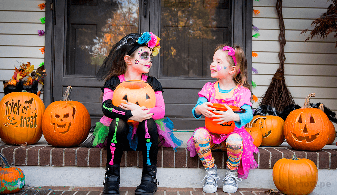 Niños festejando Halloween