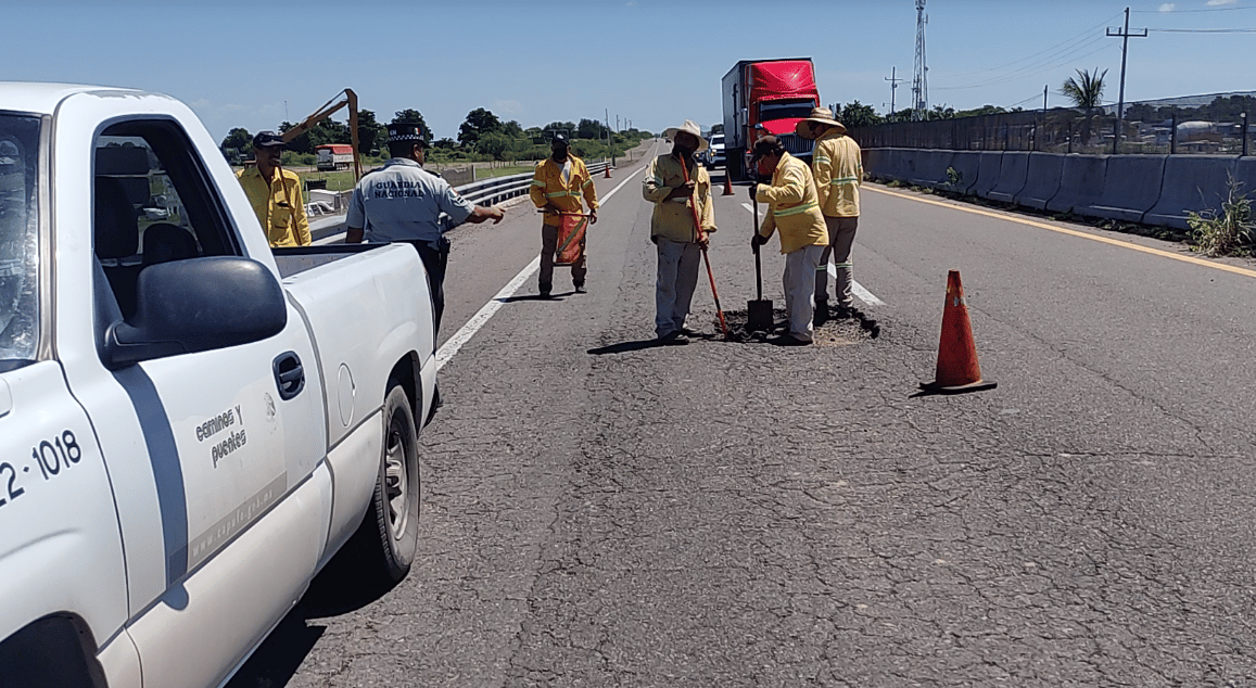 Pagas 79 mil por caer en un bache