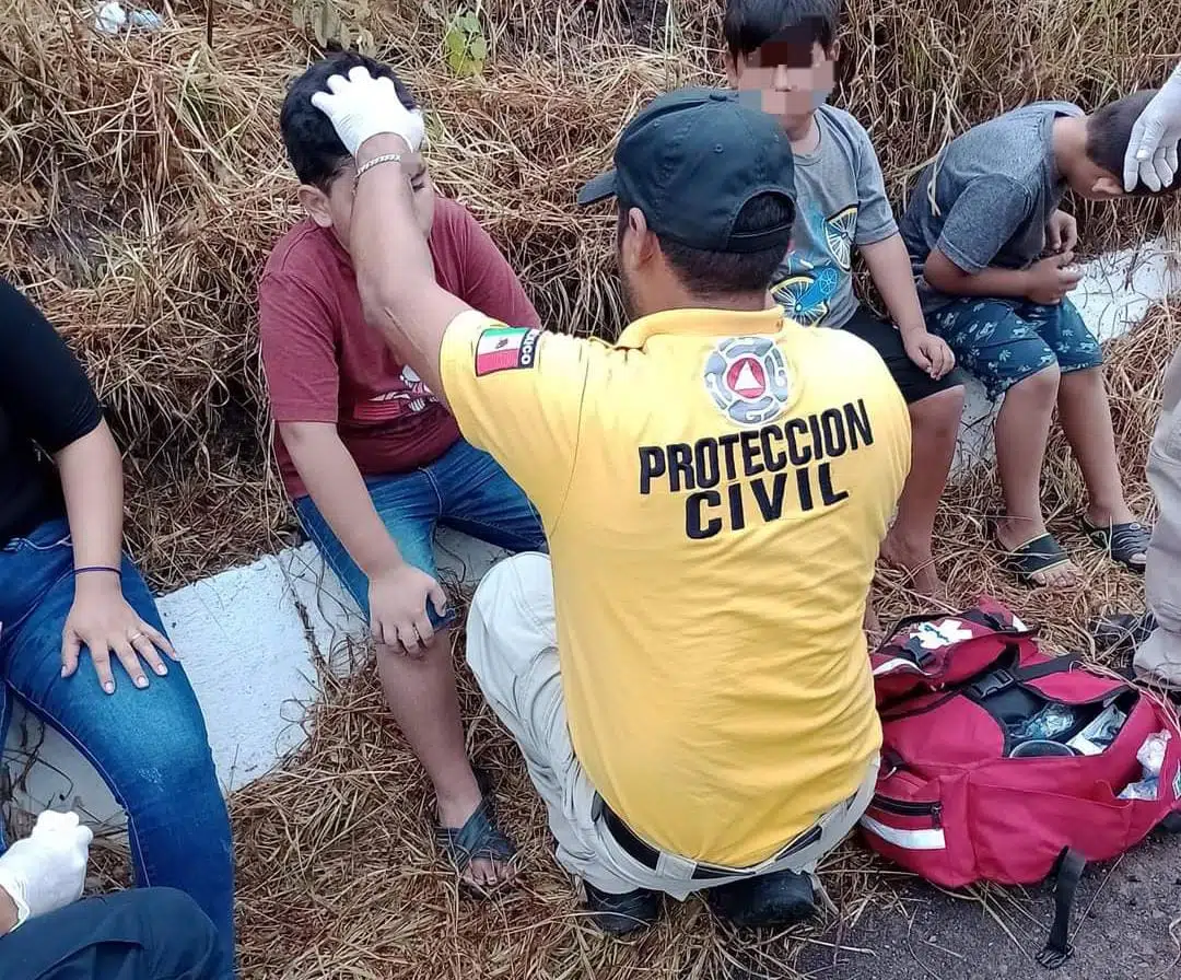 Percance vial sobre la Carretera México 15 en Escuinapa deja cuatro lesionados (2)