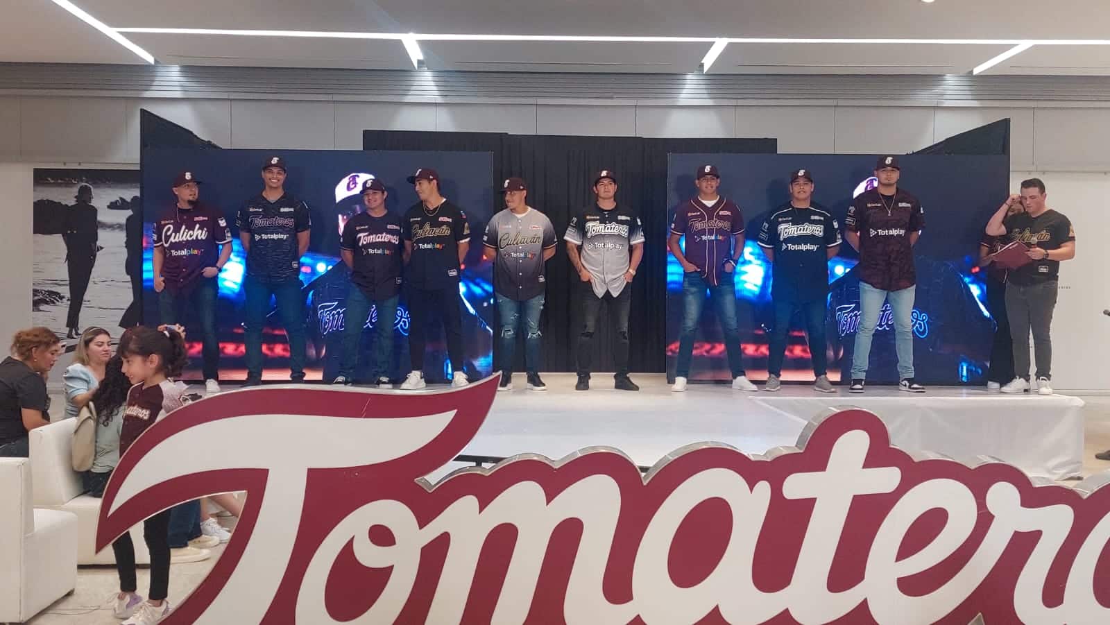 Presentación nueva piel tomateros