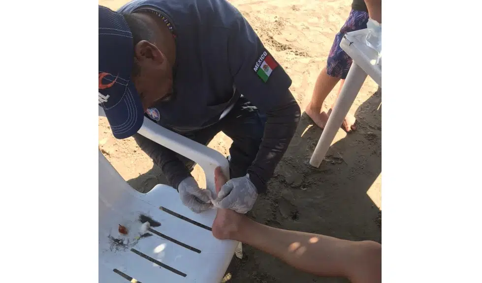 Rescatan a joven de morir ahogada en la Isla de la Piedra