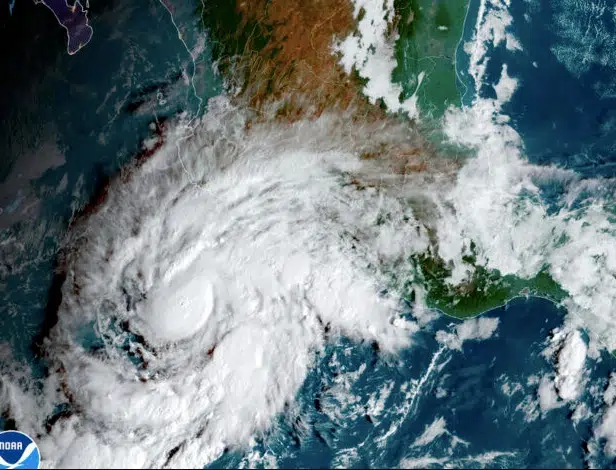 ¡”Roslyn” ya es huracán categoría uno! Se presentará en tierra con nivel dos de peligrosidad