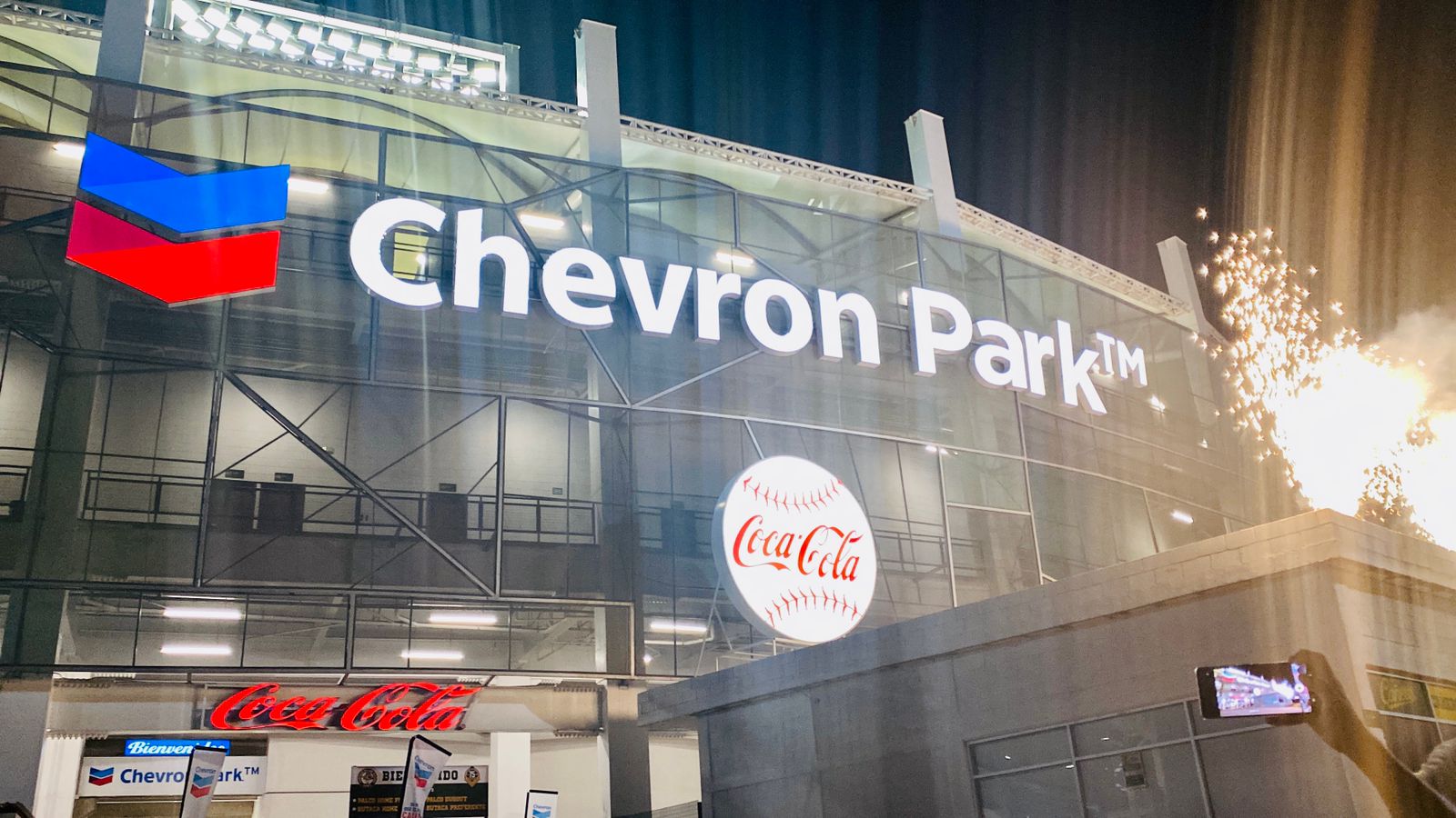 VIDEO: ¡Se ilumina por primera vez el Chevron Park, la casa de los Cañeros en LMP!