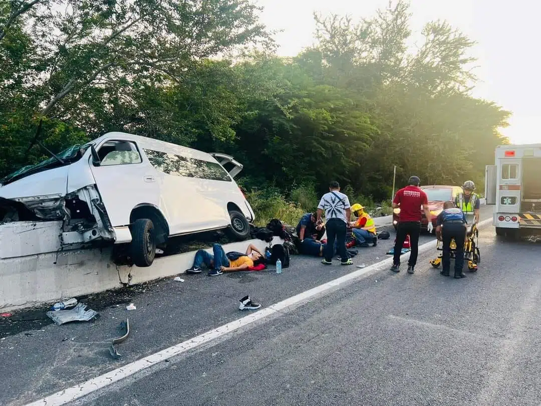 Sprinter accidente El Rosario Sinaloa
