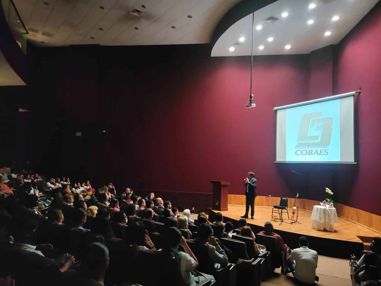 Todo un éxito concierto de Guitarra Clásica de Francisco Bibriesca en Los Mochis