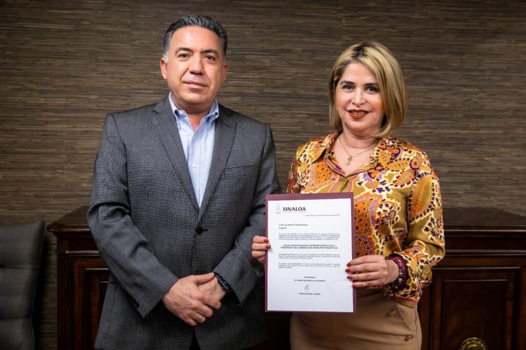 Turismo vacante Rosario Torres Oficial del Registro Público en Mazatlán a