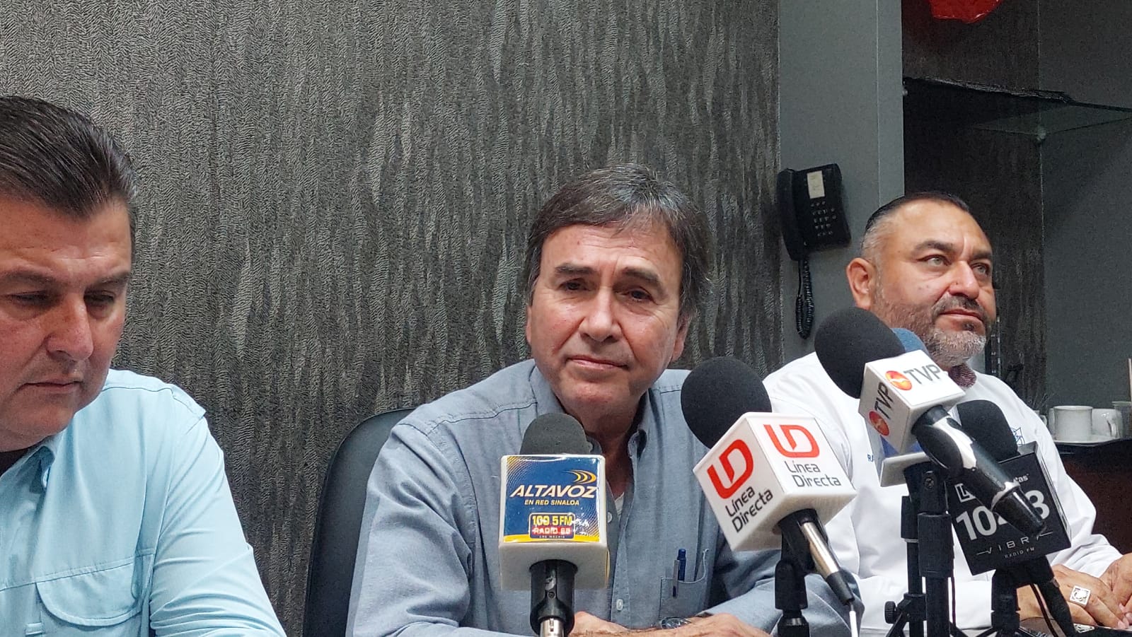 Elimnan cubrebocas en lugares cerrados