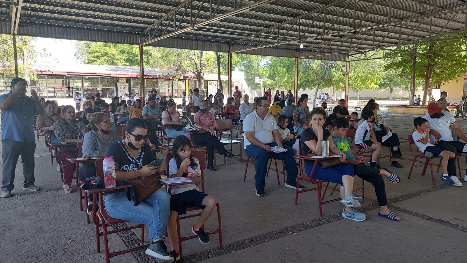 Vacunas COVID-19 en escuelas