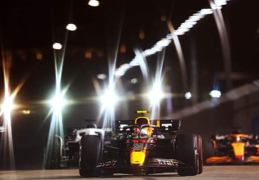 ¡Con todo y lluvia en Singapur! Checo Pérez finaliza quinto en practica