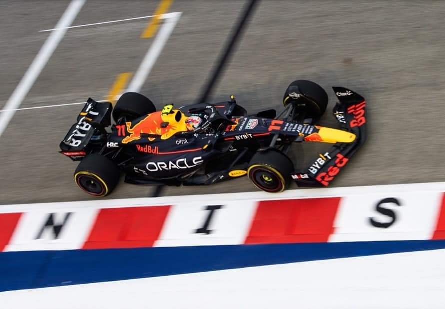 ¡Con todo y lluvia en Singapur! Checo Pérez finaliza quinto en practica