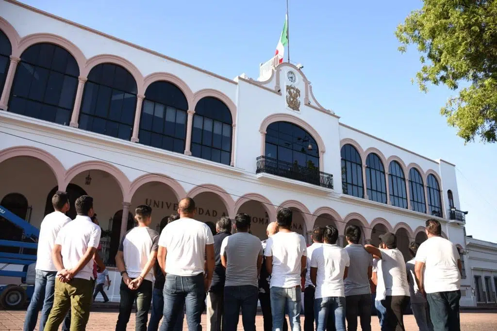 Recuerdan estudiantes de la UAS el 54 aniversario del movimiento de 1968