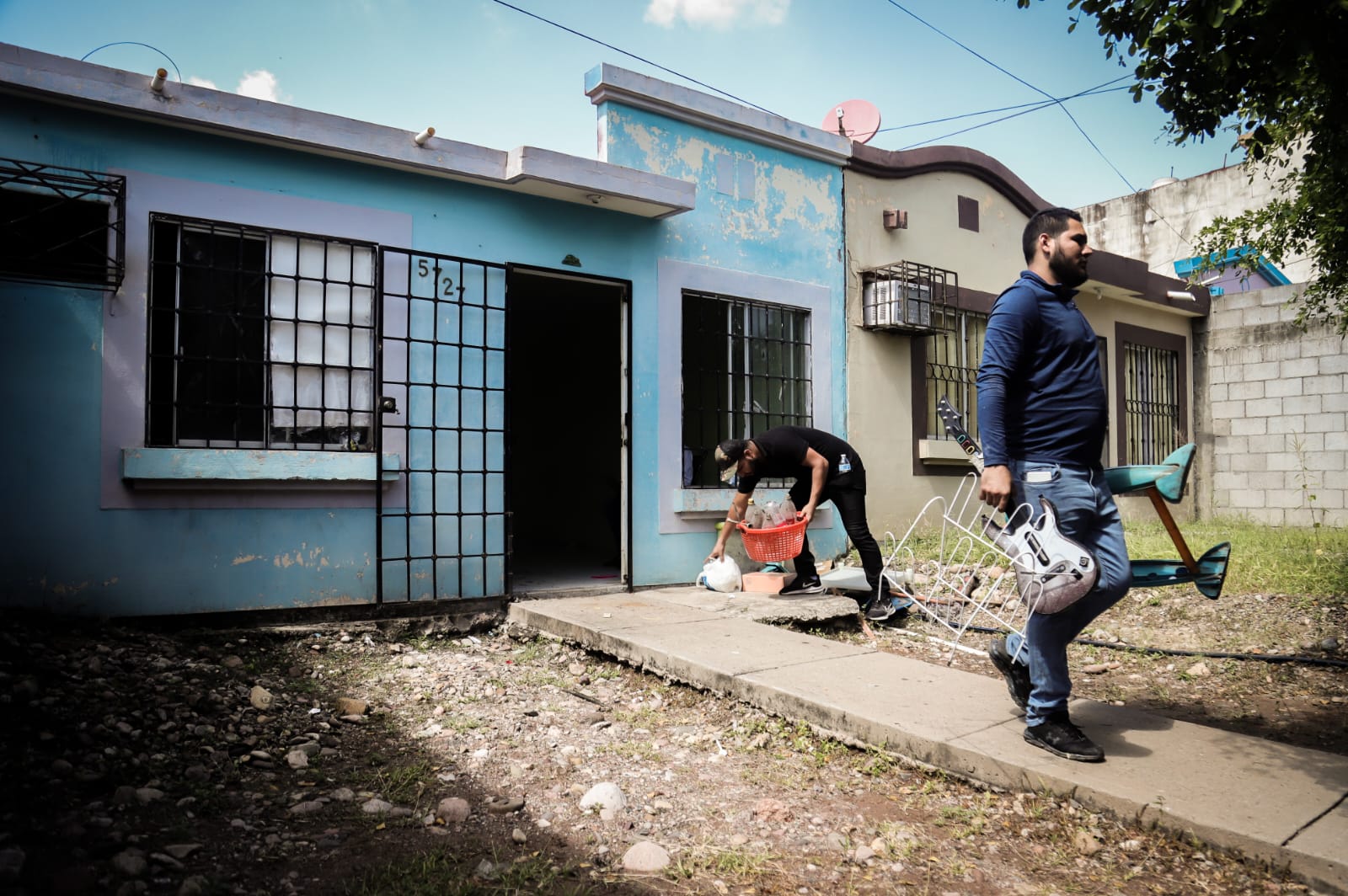 En dos horas vaciaron la casa: Miriam y su familia fueron echados a la  calle por el Infonavit en Culiacán | Línea Directa