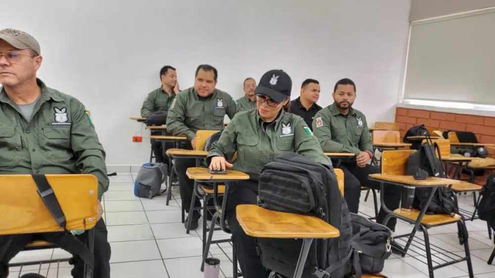 Mujeres policías en la Unipol