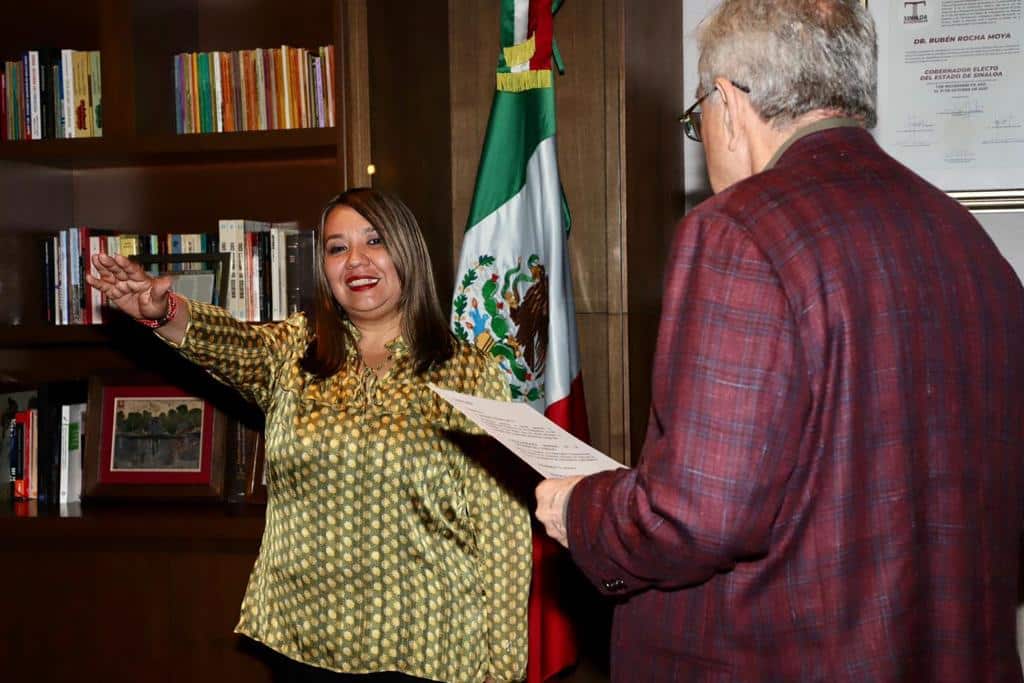 Toma de protesta a nueva funcionaria