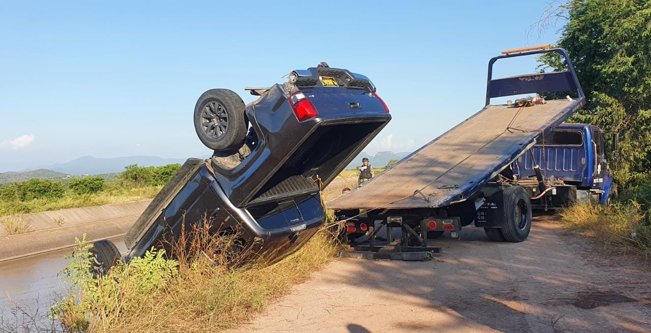 Volcadura canalazo persecución Culiacán