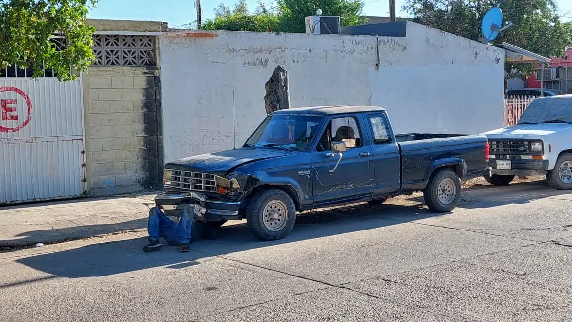 ¡Dos mujeres pararon hasta el hospital! Se registra fuerte carambola en Los Mochis 