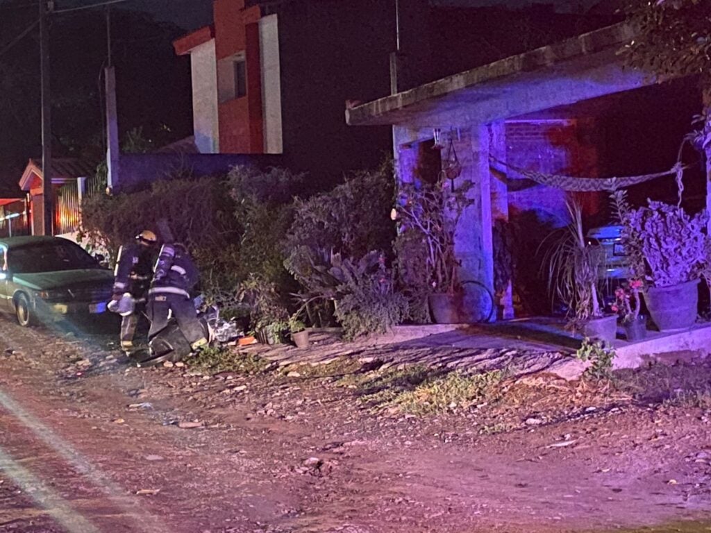 Enchiló una cuadra en Culiacán ¡Quemó basura y chiles secos! Adultos mayores resultaron intoxicados