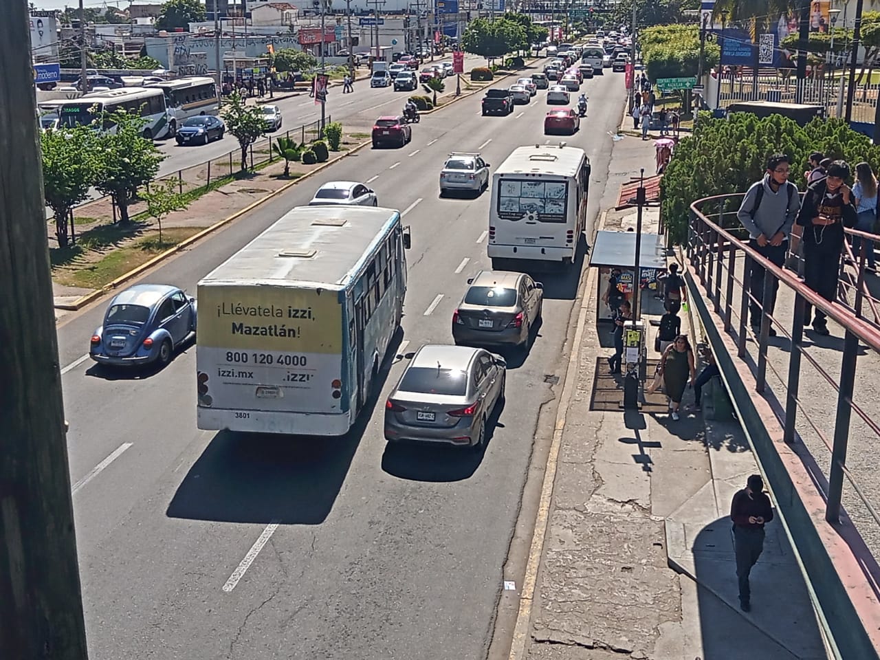 “Se evitarían los congestionamientos”: Pide Alianza de Camiones echar a andar carril preferente