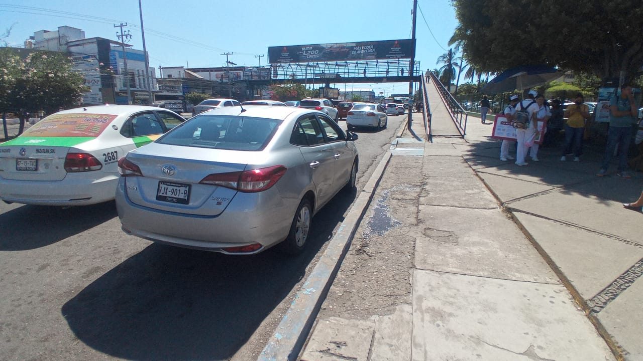 “Se evitarían los congestionamientos”: Pide Alianza de Camiones echar a andar carril preferente