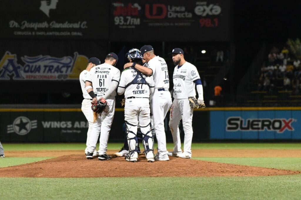 ¡Vienen de atrás! Rally de 6 carreras define juego entre Tomateros y Algodoneros