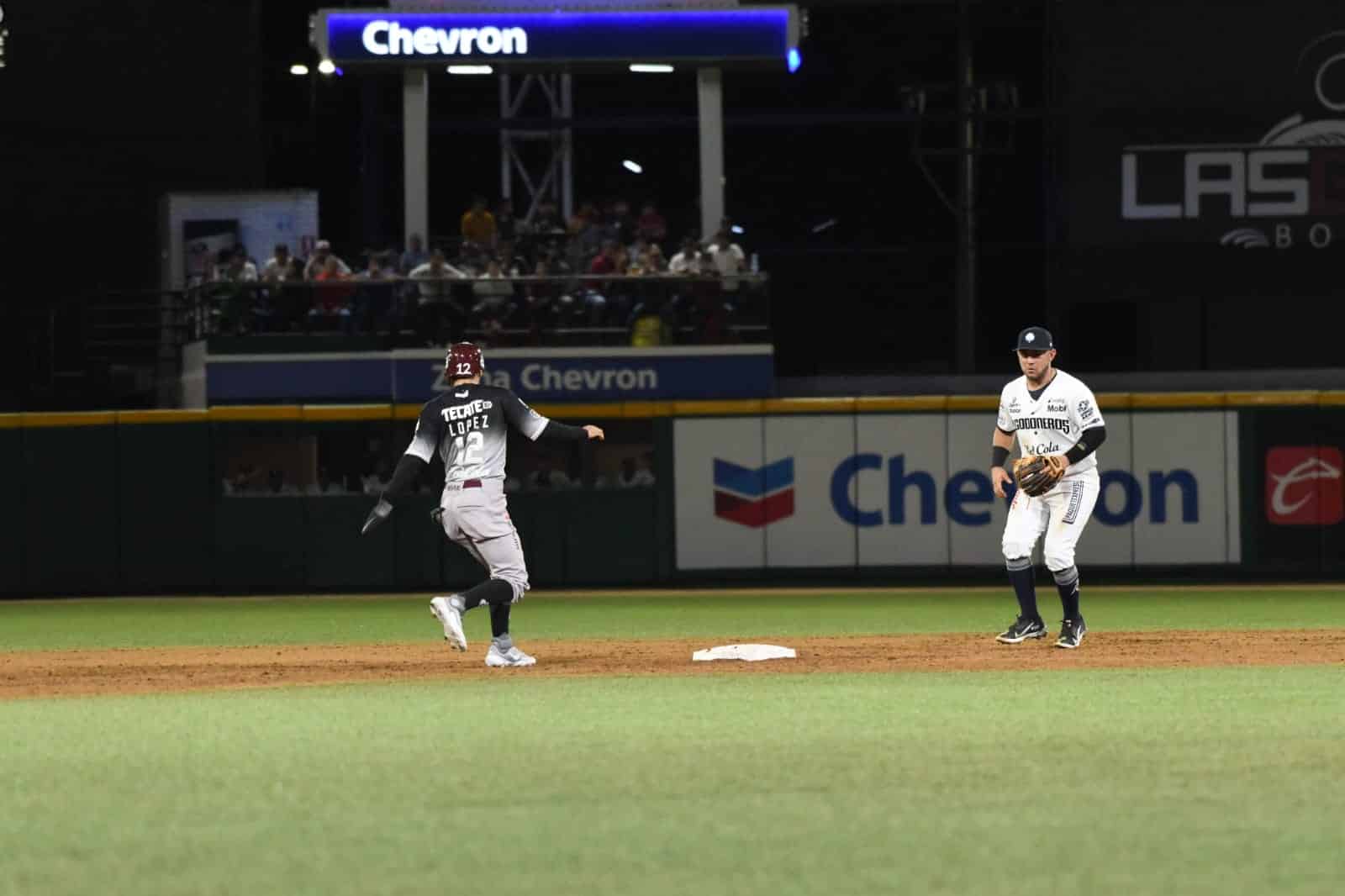 ¡Vienen de atrás! Rally de 6 carreras define juego entre Tomateros y Algodoneros
