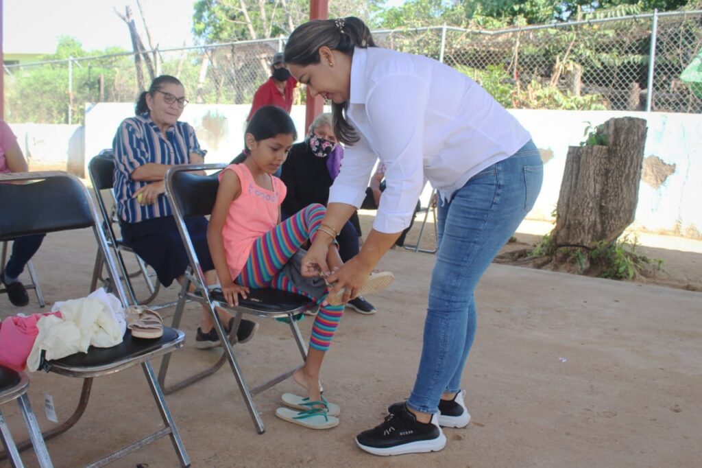 ¡Transformando de corazón! Llevan servicios y apoyos a familias de El Manchón, Mocorito