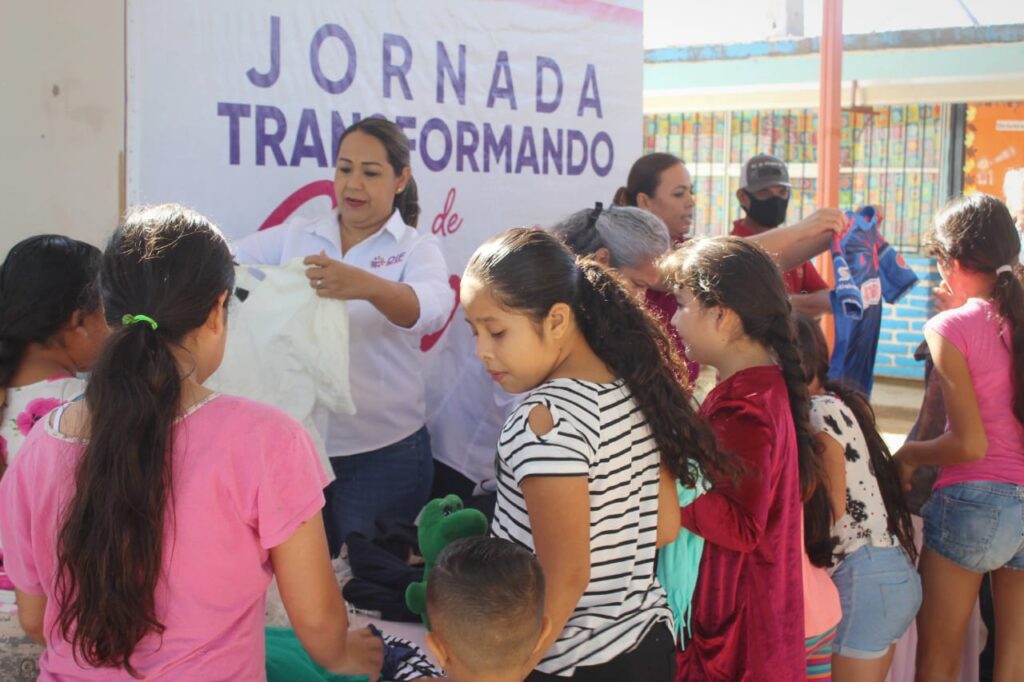 ¡Transformando de corazón! Llevan servicios y apoyos a familias de El Manchón, Mocorito