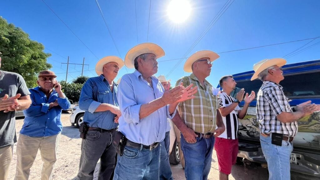 Ayuntamiento de El Fuerte entrega semilla a agricultores del Programa Emergente de Grano