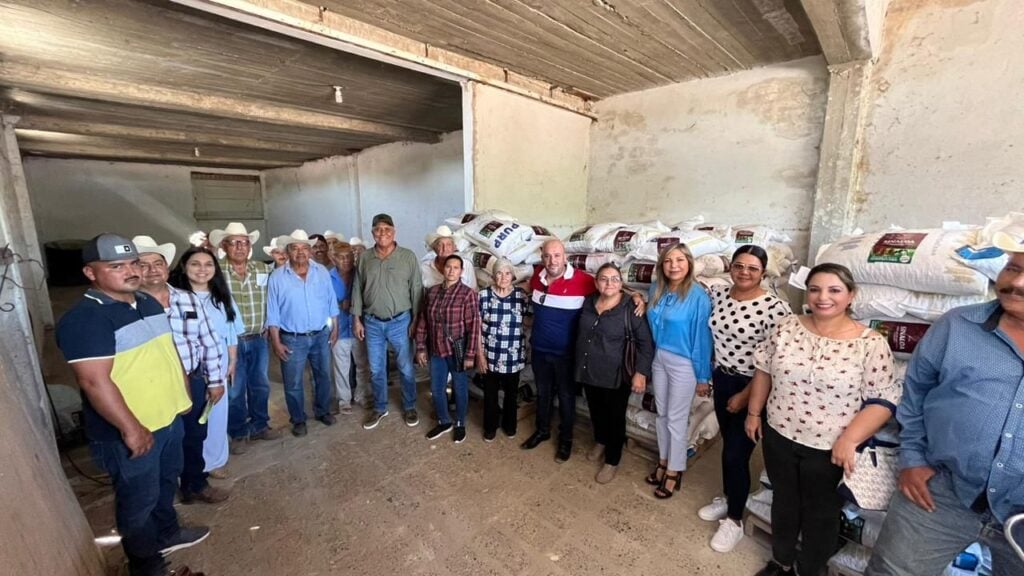 Ayuntamiento de El Fuerte entrega semilla a agricultores del Programa Emergente de Grano