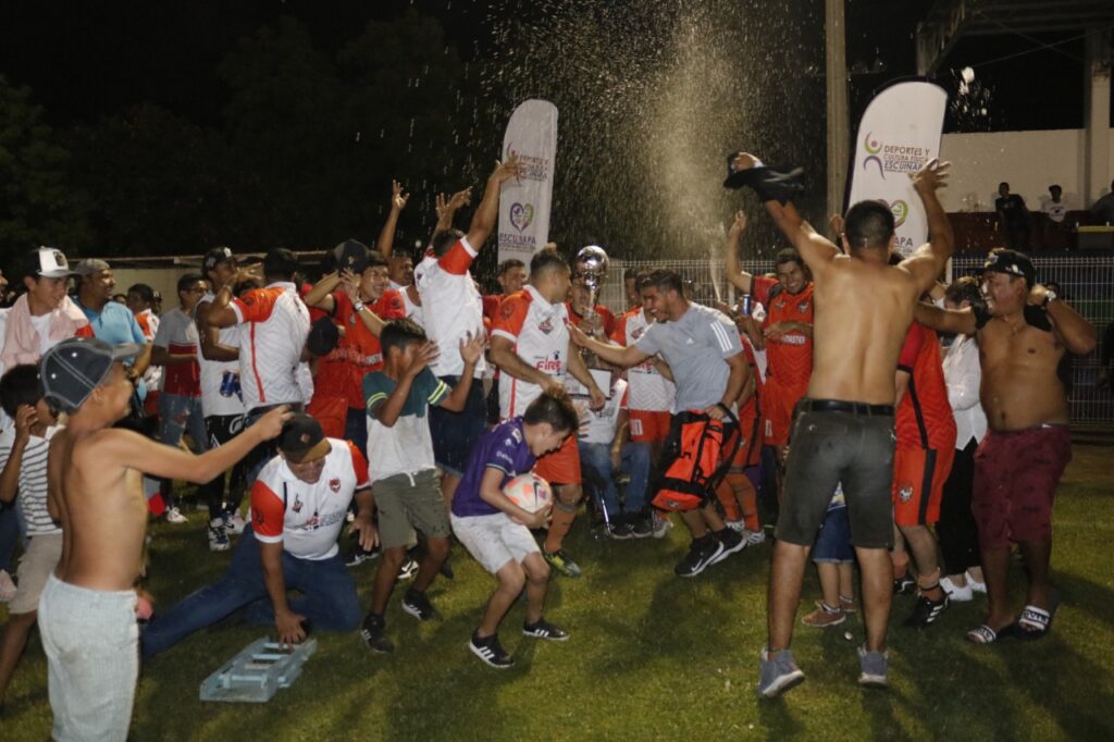 ¡Hay nuevo rey en Escuinapa! Presencian más de dos mil almas campeonato de Primera Fuerza