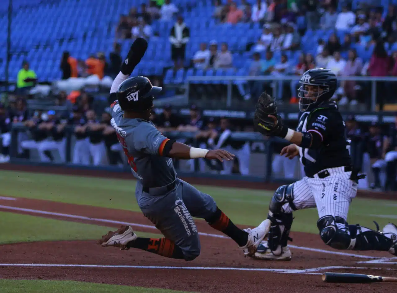 ¡Siguen siendo los reyes! Naranjeros gana tercera serie consecutiva y es líder