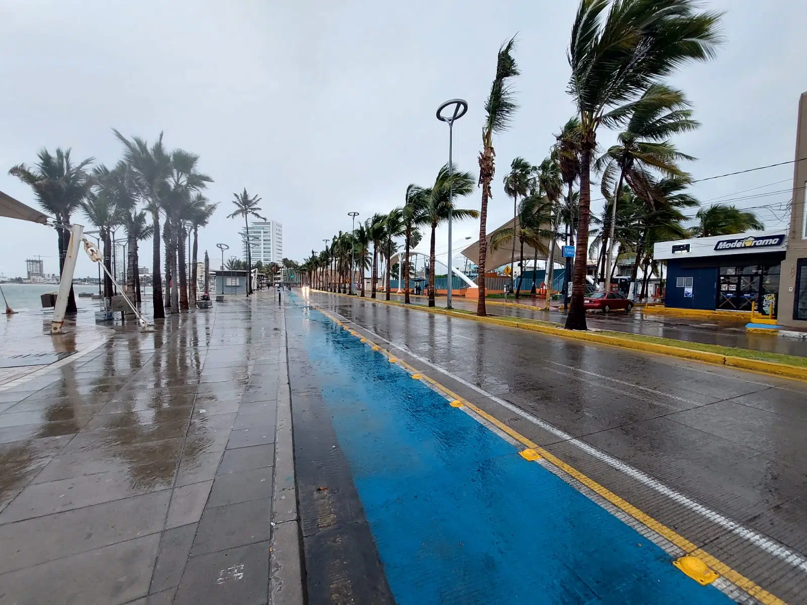 “Nos está dejando lluvia y fuertes vientos; ya lo tenemos aquí”: PC Sinaloa sobre “Orlene”