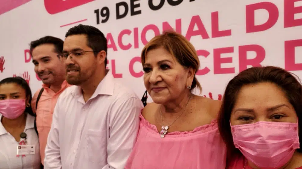 Caminata por el día internacional de lucha contra el cáncer de mama