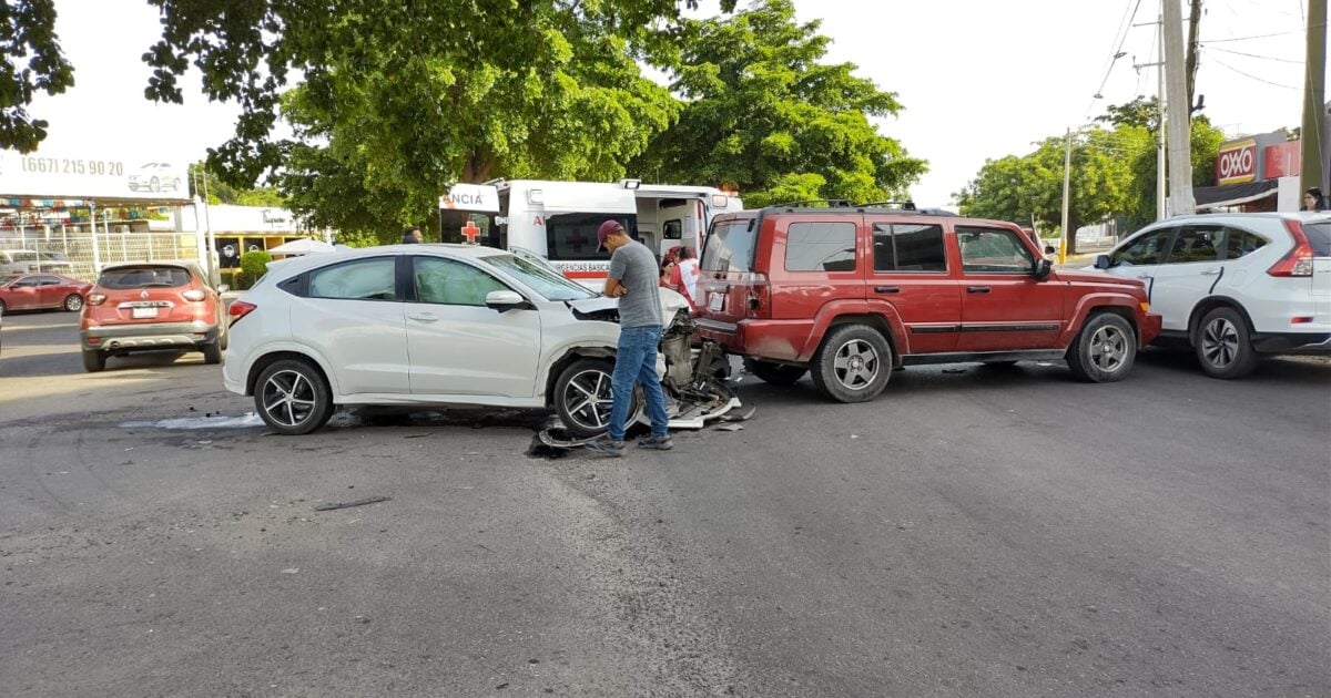 Encontronazo Entre Una CRV Y Una Comander: Dos Mujeres Salen Lesionadas ...