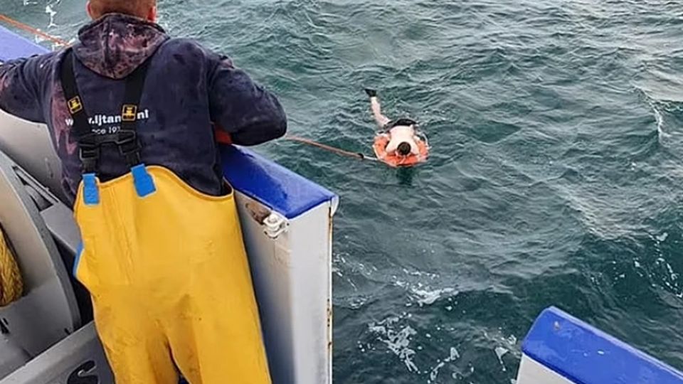 Hombre naufragó 12 días