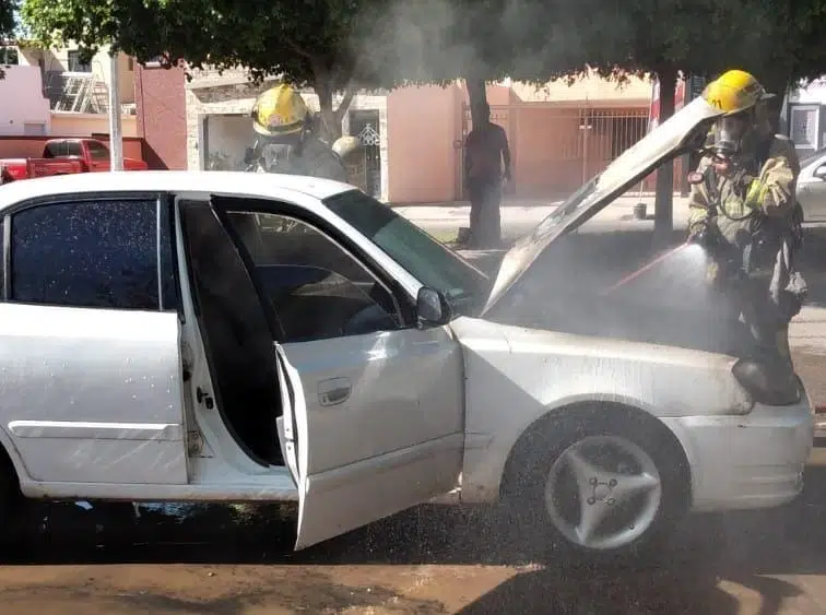 incendio de un automóvil Guasave