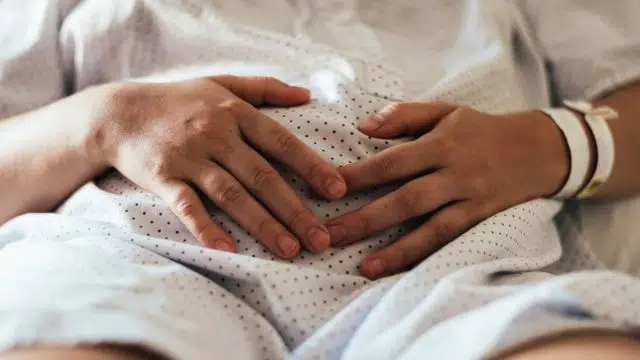 Reo asesina a enfermeras tras nacimiento de bebé